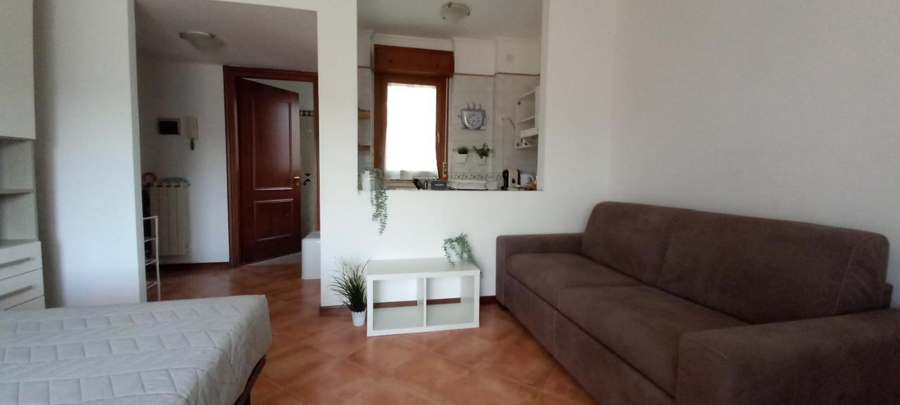 Alloggio Turistico A Via Modugno Vitinia Buitenkant foto