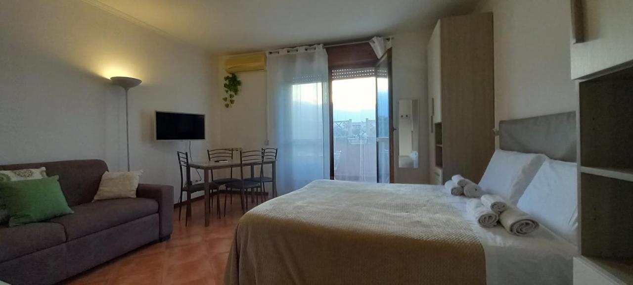 Alloggio Turistico A Via Modugno Vitinia Buitenkant foto